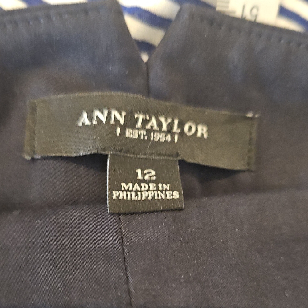 Ann Taylor Navy Side Zip Button-Front Wide Leg  Trousers Size 12 EUC - Picture 4 of 12